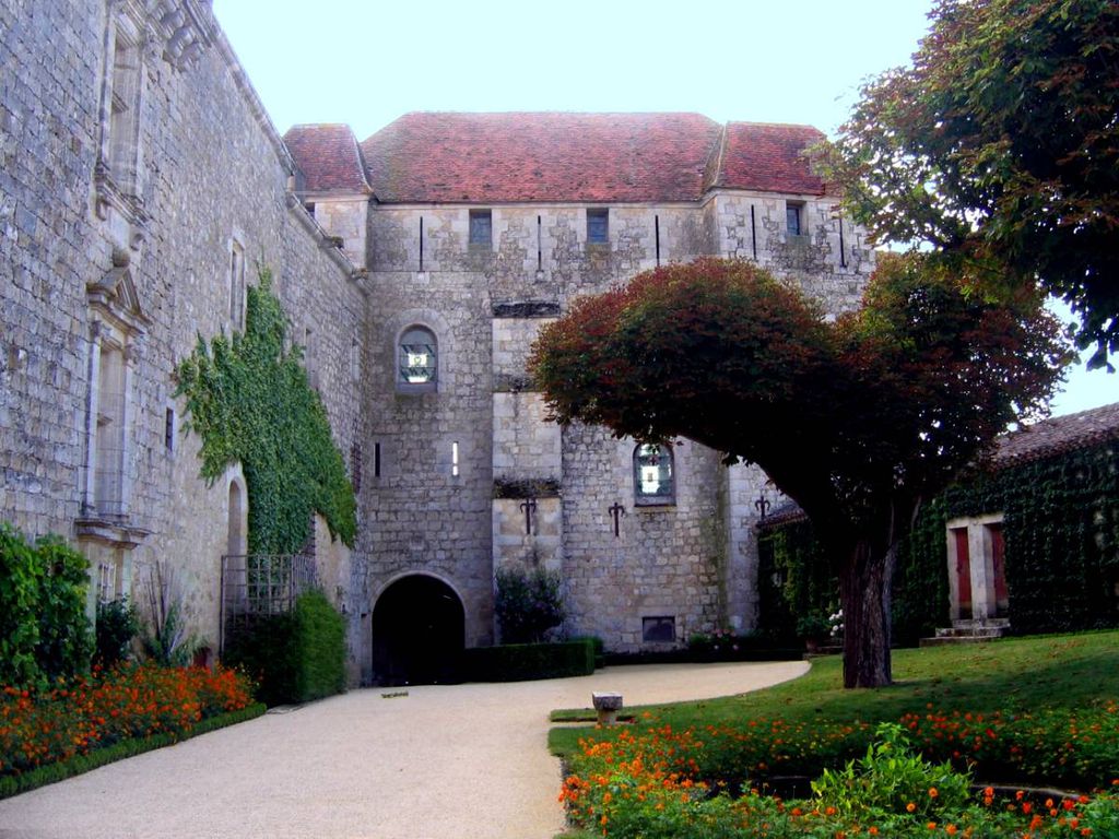 Gramont-arriere chateau