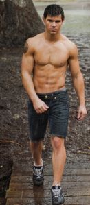 10227-taylor_lautner_dans_twilight_2.jpg