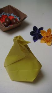 POULE JAUNE