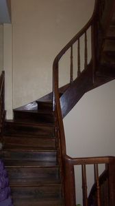 13.montee-escalier-1er-etage.JPG