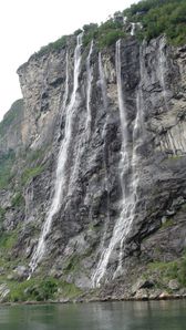 0691-Geirangerfjord-cascade les sept soeurs