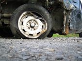 869866_crash_car-1-.jpg