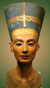 nefertiti01.jpg