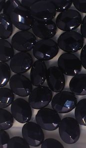 agates-noires-ovales-taillees.JPG