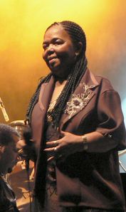 Cesaria_Evora_2009.jpg