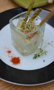 Mousse d'asperges et saumon mariné