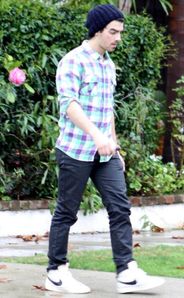 joe-jonas-hilary-duff-house (1)
