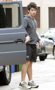 joe-jonas-los-feliz-workout (43)