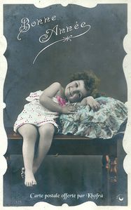 Bonne-Annee-fille-coussin.jpg