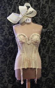 Siane-Rozaka corset