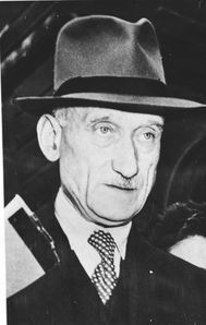 Bundesarchiv_Bild_183-19000-2453-_Robert_Schuman.jpg