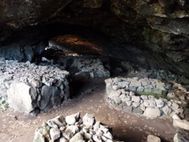 ILE DE PAQUES Grottes de Maunga Roiho (7)