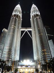 KUALA LUMPUR Tour Pétronas 5h
