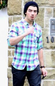joe-jonas-hilary-duff-house (33)