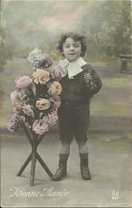 CPA Fantaisie Jeune Garçon au bouquet Début XXe