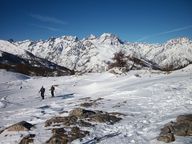 100 0871 grandes tètes /skieurs au sommet