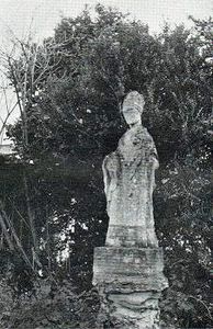 Arnoul statue