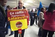 grève agents de sécurité aéroports salaires conditions de travail négociation prime pris en otage service minimum