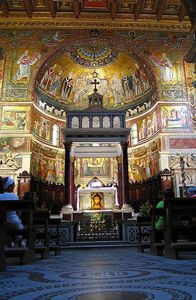 392px-Santa_Maria_in_Trastevere-inside.jpg