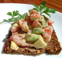 Tartare-d-Avocat-et-Tomates-3.JPG
