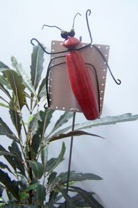 pikaplante-rouge.jpg