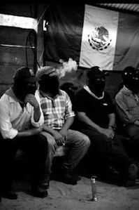 normal comandantes%20fumando