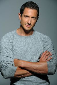 sasha-roiz-large-picture.jpg