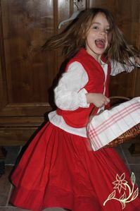 Petit chaperon rouge sans la cape 2