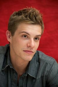 Xavier_Samuel__399_600_15_6_2010-_-08_25_10_006.jpg