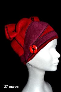 bonnet polaire rouge violet