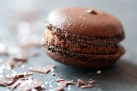 Macarons chocolat amer eclats sel 01