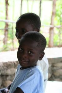 haiti enfant foyer-roseaux