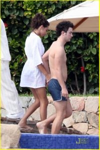 kevin-jonas-danielle-deleasa-mexico-04