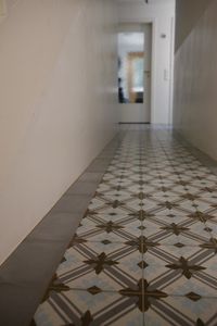 carreaux-ciment-couloir-4192-1 [640x480]