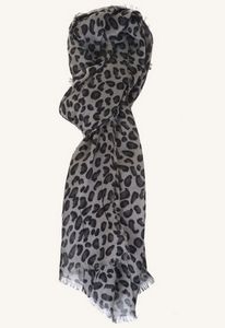 foulard-leopard-seraphine.jpg