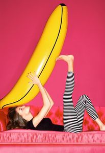 femme-banane-diapo-150145_L.jpg