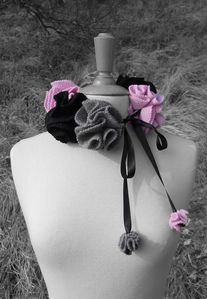 Echarpe-gris-noir-rose-copie.jpg