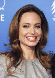 Angelina-Jolie-13.jpg