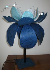 lampe-fleur-bleue-1.jpg
