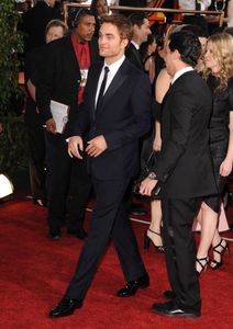 Robert Pattinson Number on Robert Pattinson Remise De Prix Avec Olivia Wilde