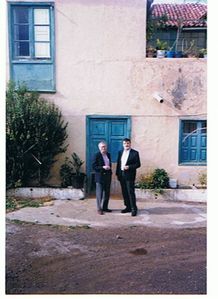 24.-Manuel-Mas-y-Ronald-Ley--fachada-Casa-Amarilla--1993.jpg