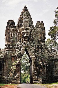 200px-Angkor_Thom_Porta_Sud_interior.jpg