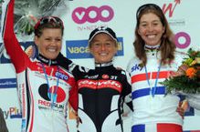 womens-podium-fleche-2010