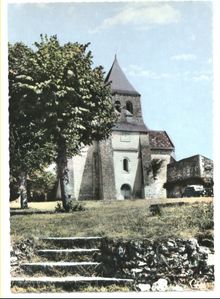 Monthoiron-86--l-eglise-A--et-bourg.JPG