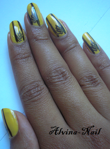 ongle-tuning-jaune--Alvina-Nail.png