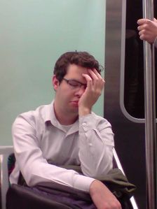 dormir-dans-le-metro.jpg