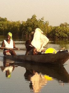 pirogue femmes