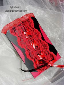 CorsetNoirRouge