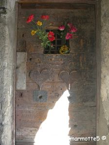 Notre Dame de Bon Repos porte