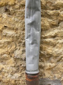 Gouttière cabossée